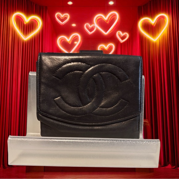 CHANEL Black Leather Compact CC Wallet - Picture 3 of 10